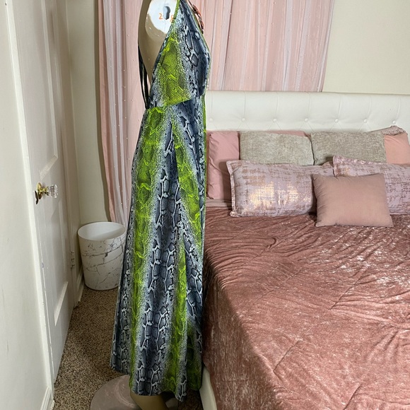 RAMISOU Mesh Halter Top Romper - Picture 3 of 7